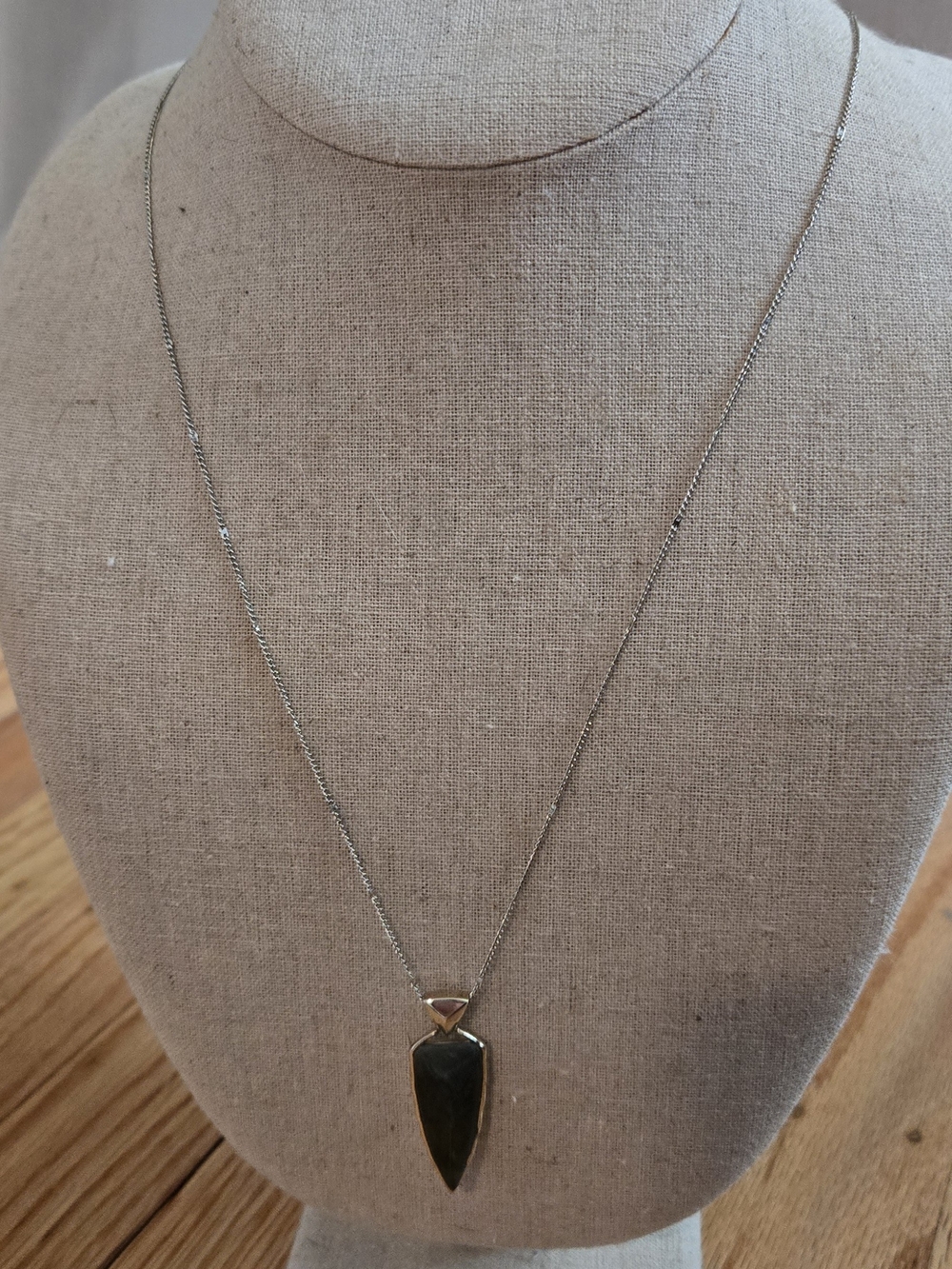 Stella & Dot Silver Necklace with Deep Green / Grey Arrowhead Pendant